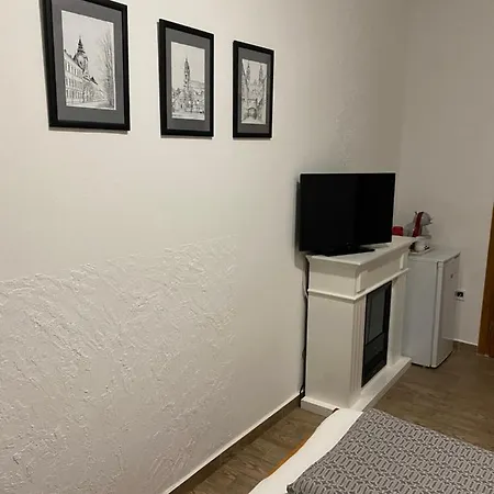 Anna Apartman *